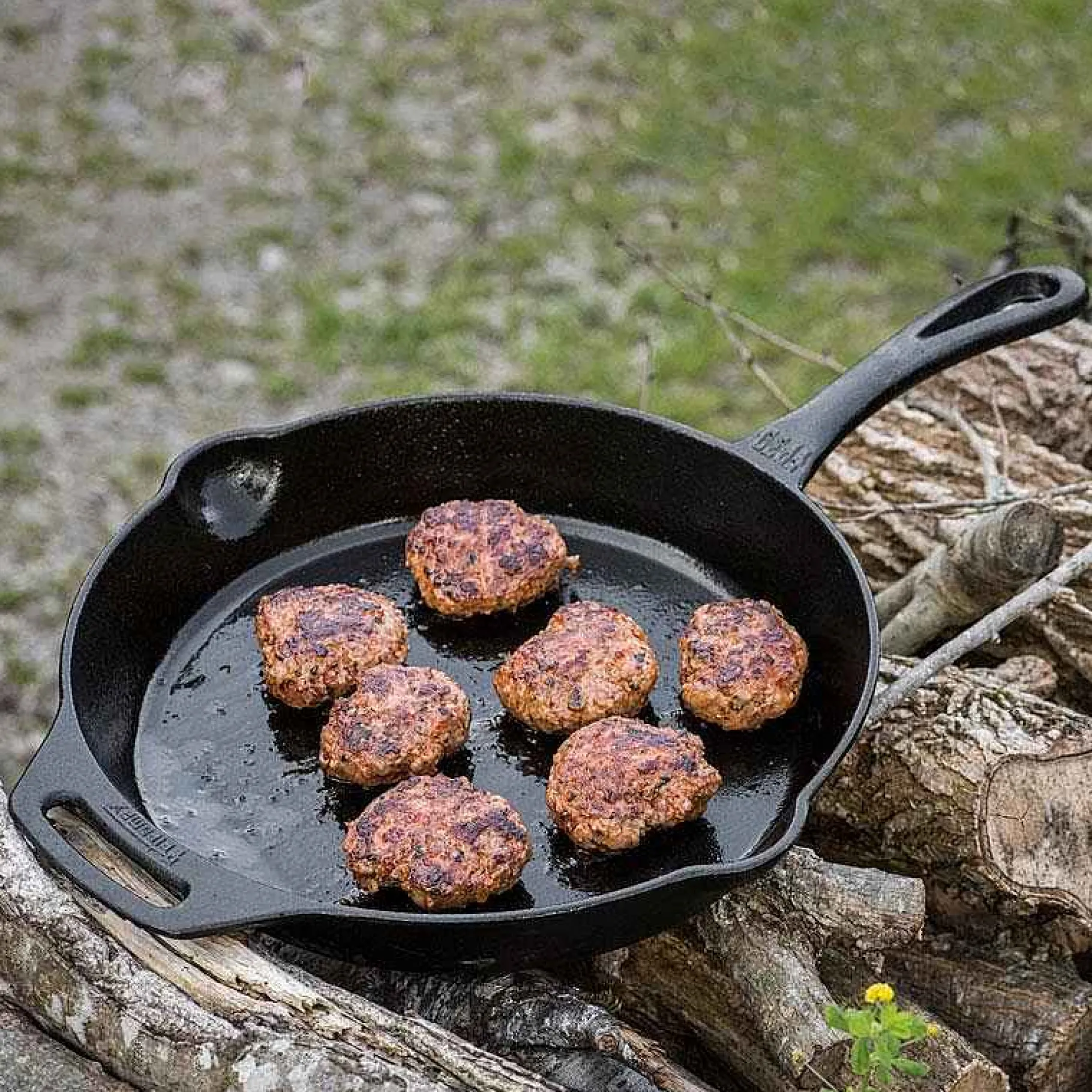 Petromax Gusseisenpfannen>Feuerpfanne Mit Griff 15-40 Cm